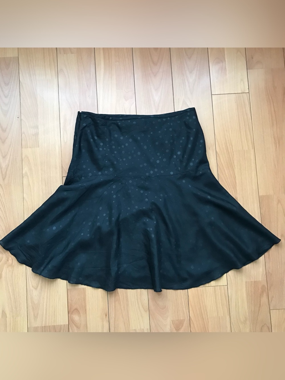 New Armani Exchange 100% silk fit & flare skirt size 4 subtle polka dots